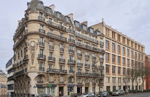 Val-de-Grace Apartment | A BLEND OF MINIMALIST ELEGANCE, PARISIAN FLAIR NEAR RUE MOUFFETARD-LATIN QUARTER