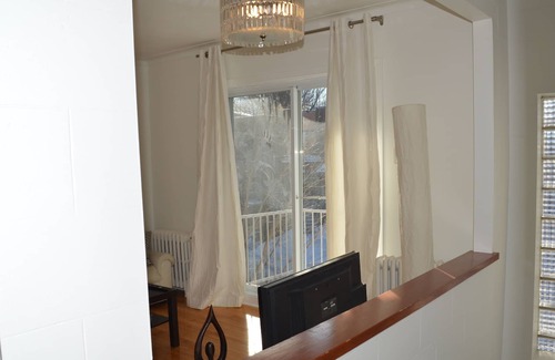 Ville-Emard Apartment | A bright 5-bedroom apt, terrace, parking available, quiet area, subway nearby