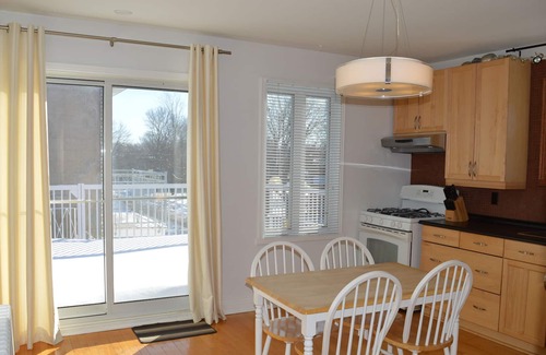 Ville-Emard Apartment | A bright 5-bedroom apt, terrace, parking available, quiet area, subway nearby