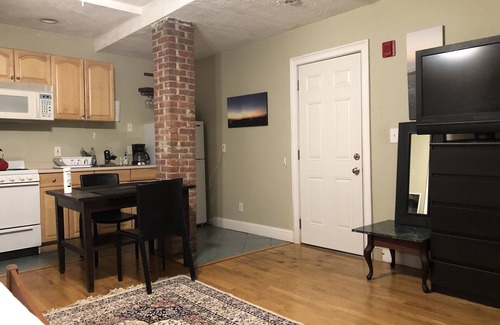 Brookline Apartment | A bright studio in prime commute location, steps aways to metro Green line C&D.