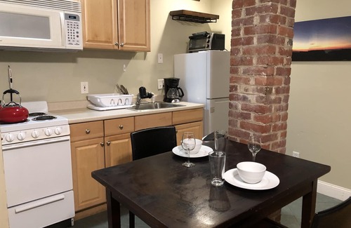 Brookline Apartment | A bright studio in prime commute location, steps aways to metro Green line C&D.