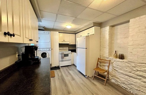 Downtown Apartment | A bright suite with lots of room for fun and relaxation, just 5 minutes from the Halifax ferry!