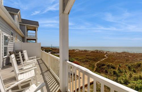 Atlantic Beach House | A Bushel and a Peck