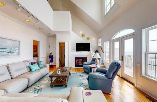 Atlantic Beach House | A Bushel and a Peck