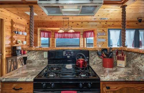 Ahwahnee House | A cabin look house with Dome Room/Spa/Pool/View/Play Set/Game Room/FamilyFun