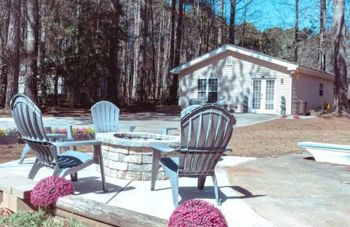 Jonesboro House | A calm, relaxing, Oasis @Lake Spivey
