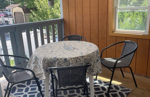 Carlisle Apartment | A charming 2 bedroom apartment a few blocks from Dickson college