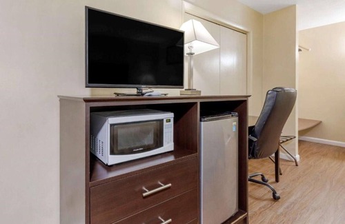 Woodstock House | A charming, affordable stay in one of Virginia’s oldest towns !