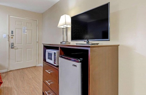 Woodstock House | A charming, affordable stay in one of Virginia’s oldest towns !