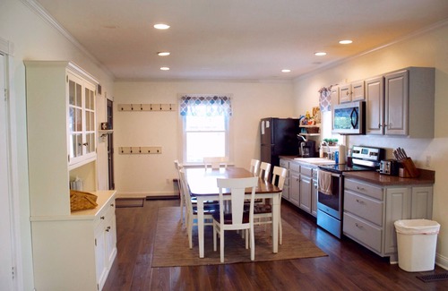 Paradise House | A charming, clean and updated family-friendly home in the heart of Amish Country