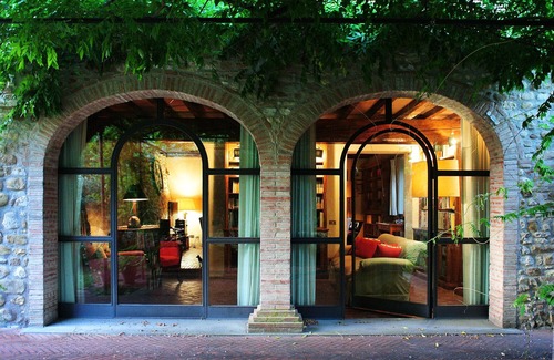 San Casciano in Val di Pesa Villa | A Charming Country House in the Tuscan Chianti with pool and gardens
