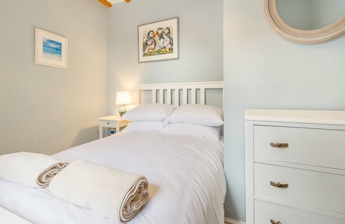 Barrow upon Humber Cottage | A charming, thoughtfully renovated cottage within the 17th century Papist Hall.