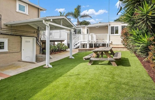Encinitas Apartment | A Charming Hidden Gem, two blocks to Moonlight Beach