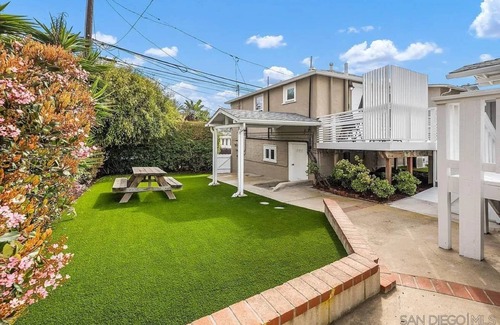 Encinitas Apartment | A Charming Hidden Gem, two blocks to Moonlight Beach