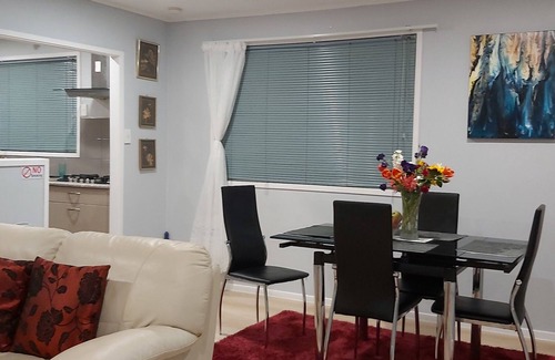 Torbay House | A charming house near by beaches in Auckland for a relaxing getaway