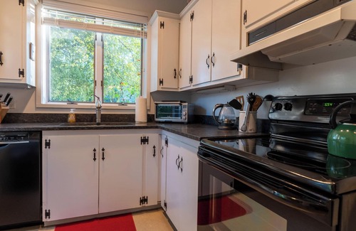 Glendale House | A Charming Mid 1800's Stockbridge Farmhouse.