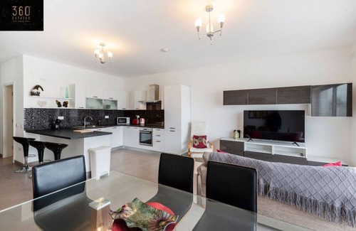 St. Julian's Apartment | A charming, relaxing 2BR Home in St Julians w/WIFI