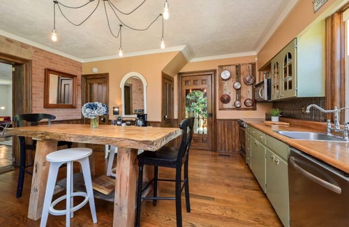 Mono House | A Charming, Rustic 140-Year-Old Carriage House