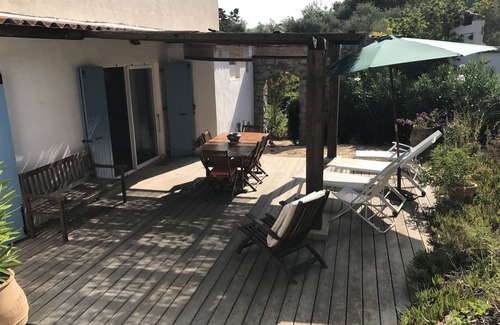 Coti-Chiavari House | A charming waterfront home on the Gulf of Ajaccio, where you can relax and unwind!