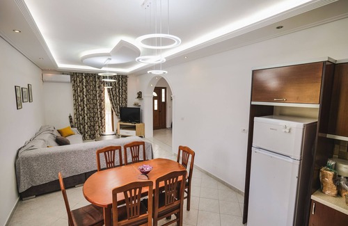 Ksamil Apartment | A comfortable home-away-from-home experience, close to everything.
