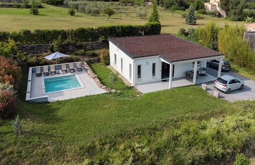 Tauriers House | A comfortable single-storey villa in Ardèche Méridionale, rated 4*.