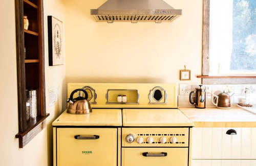 Fieldbrook House | A comfortable stay on a sustainable family farm