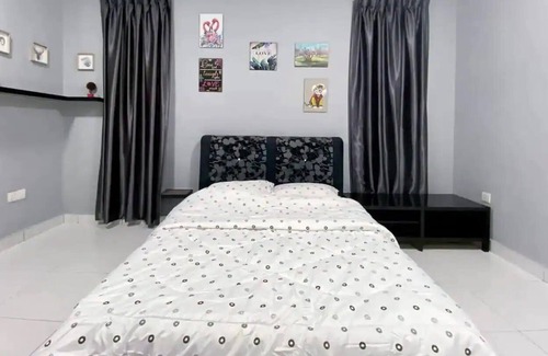 Tebrau House | A Comfy & Cozy 4BR Home with Private Pool