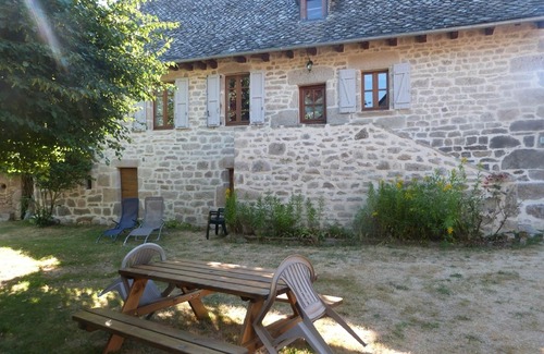Goulles Cottage | A corner of Corrèze, suitable for relaxing in a quiet little village.
