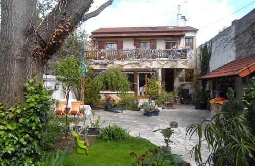 Maisons-Alfort Apartment | A corner of greenery near Paris & Metro