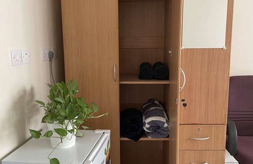 Muscat Bed & Breakfast | A cosy and comfortable room in very quite and old area of the city.