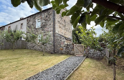Pooley Bridge Cottage | A cottage that sleeps 2 guests in 1 bedroom
