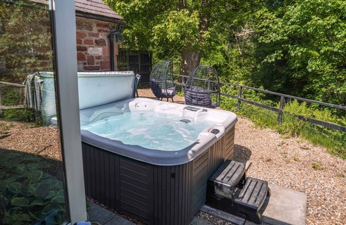 Carlisle Cottage | A cottage that sleeps 2 guests in 1 bedroom