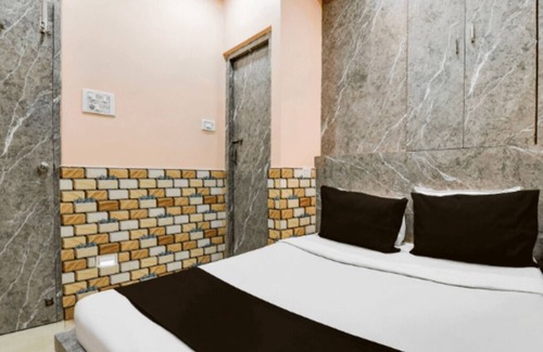 Taltala Hotel | A couple friendly budget guest house at central Kolkata in Esplanade area