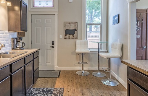 Vernon Apartment | A Cozy 1 Bed/1 Bath suite Situated in the Historical Carew House in Vernon