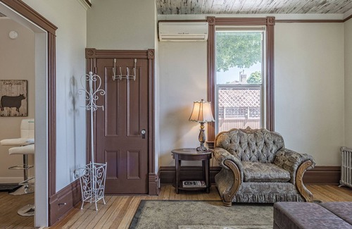 Vernon Apartment | A Cozy 1 Bed/1 Bath suite Situated in the Historical Carew House in Vernon