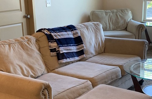 Umstead Apartment | A cozy and inviting home away from home 4 miles to RDU 336-707-7146 contact me