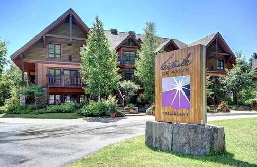 Mont-Tremblant Condo | A Cozy Chalet right at the Versant Soleil (Ski in/Ski out)