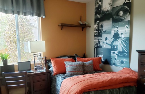 Roosevelt House | A Cozy Place in A Quiet area