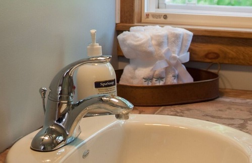 Baddeck Cottage | A cozy place to stay with access to the beach