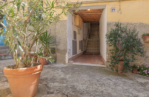 Oltrarno Apartment | A cozy place with fully equipped kitchen, piano and fast internet