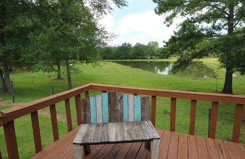 Metter Cottage | A cozy, scenic country cottage in Metter, and near GSU and Savannah.