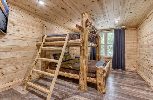Gatlinburg - Pigeon Forge Resort | A Customized Mountain Retreat with Endless Entertainment