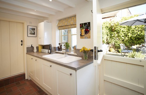 Crich Cottage | A delightful stone property that has a traditional countryside charm.