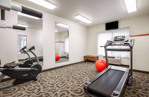 Federal Way House | A dependable place to rest near Wild Waves !