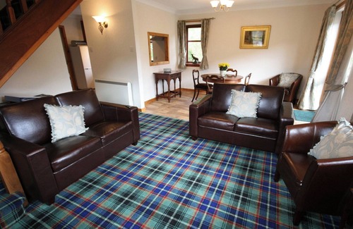 Callander Cottage | A detached cottage, situated on the west hillside overlooking Loch Lubnaig.