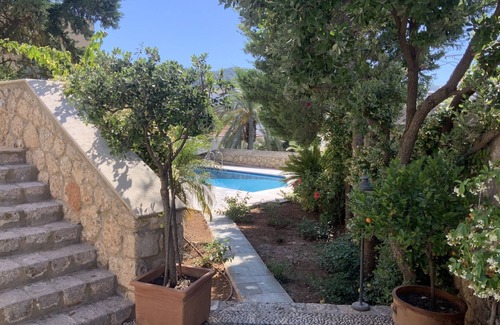 Spetses House | “A distinguished Luxury villa with a great view and location in the Old Harbor