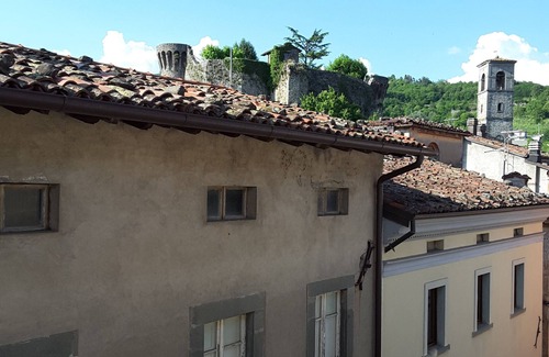 Castiglione di Garfagnana Apartment | "A dive into history" Castiglione di Garfagnana (Lucca) max 5 beds
