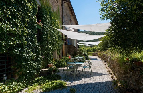 Calci Other | A double bedroom ideal for a pleasant stay