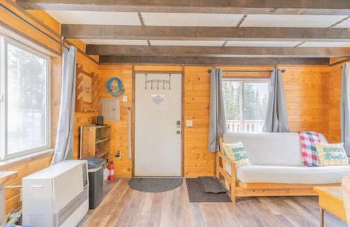 Fairbanks House | A Dry Cabin You Won't Want to Leave