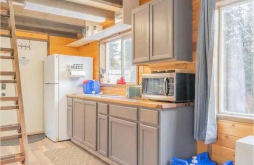 Fairbanks House | A Dry Cabin You Won't Want to Leave